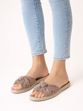 NWOT Marc Fisher Valley Suede Bow Espadrille Slide Sandals. Size 7